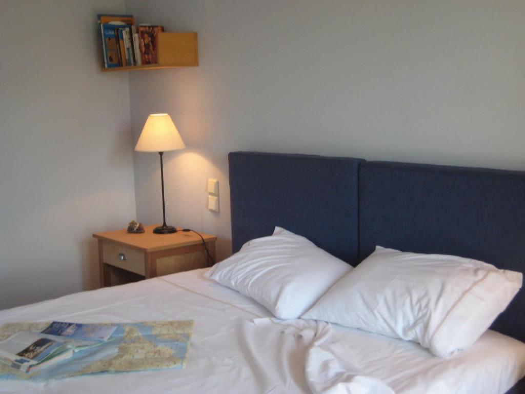 Eleonas Hotel Rovies Buitenkant foto